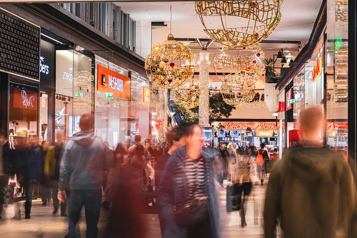 Bild 2: Weihnachtliche Mall